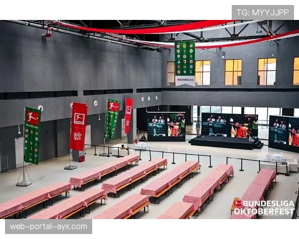 德国足球博物馆举办“德甲三月”特展，展出历年经典球衣